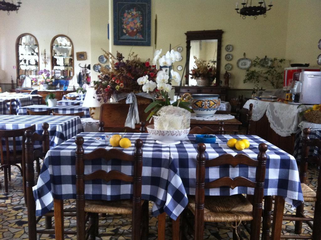 Hotel Pensione Moderna Bonassola Bagian luar foto