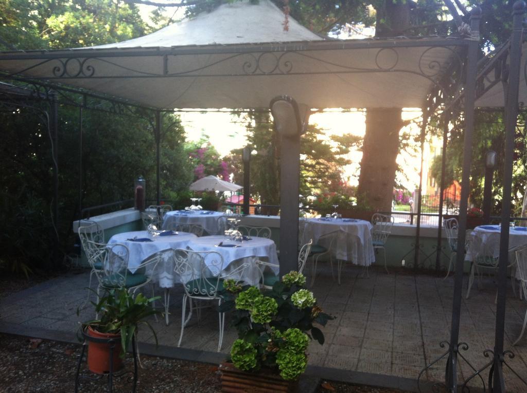 Hotel Pensione Moderna Bonassola Bagian luar foto